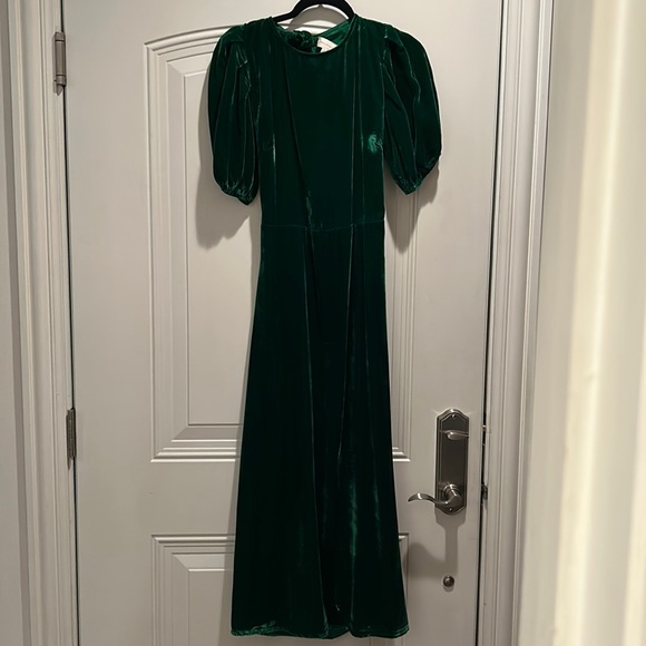 Crushed Velvet Green Open Back Dress - Final Markdown - Picture 1 of 3